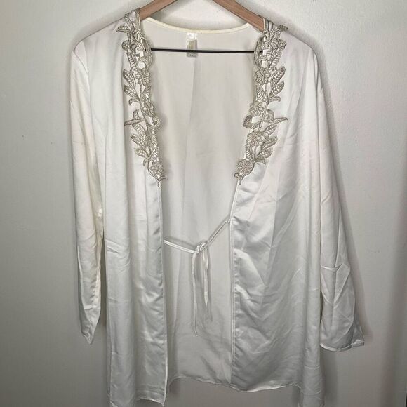 Flora Nikrooz Satin Appliqué Robe - Picture 1 of 7